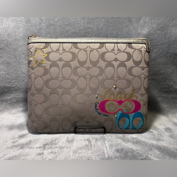 Coach Poppy Monogram iPad / Tablet Protective Sleeve - Picture 4 of 13
